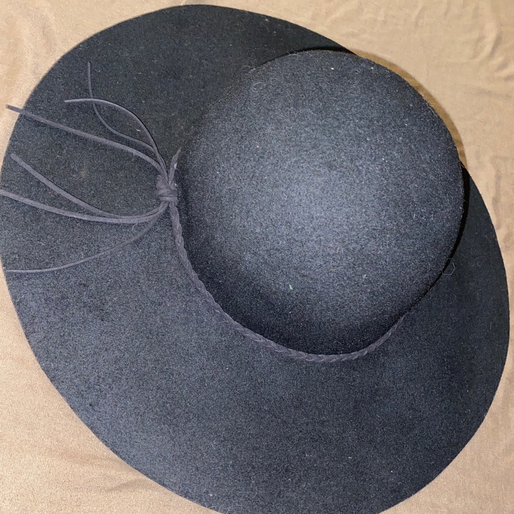 New floppy hat